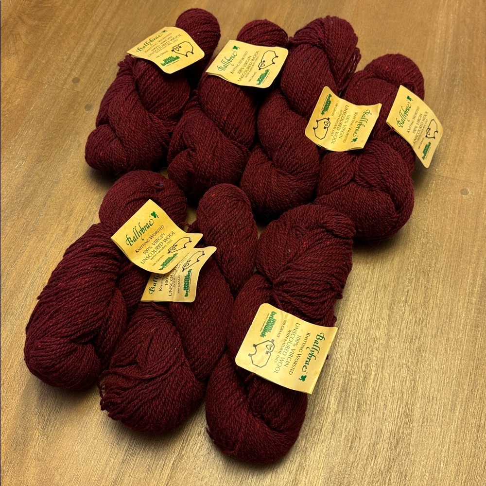 Ballybrae Worsted Unscoured 100% Virgin Wool Yarn - Maroon Tweed - Picture 3 of 5